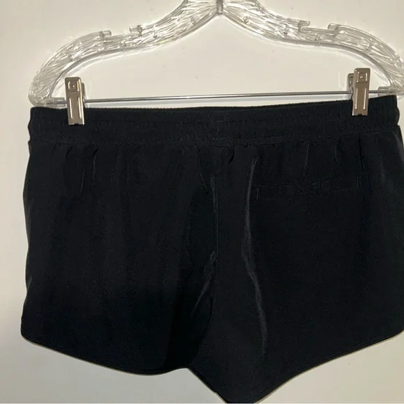 Fabletics Carrie Geometric Running shorts - Picture 4 of 4